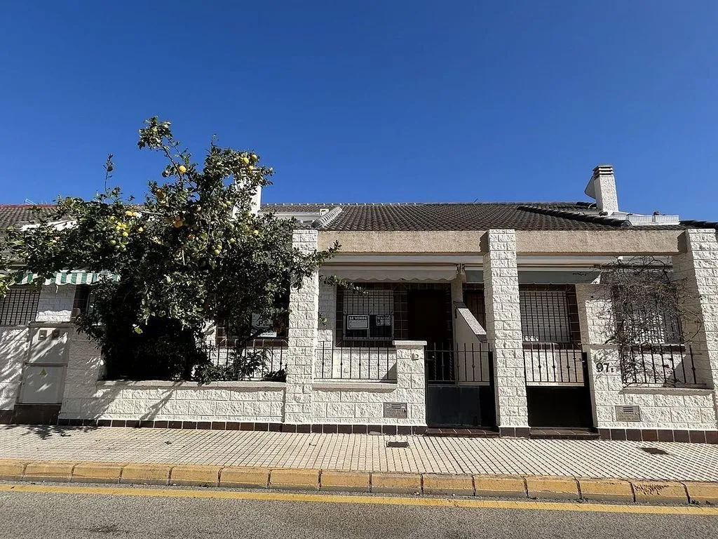 Välivaade - Semi-Detached House with Pool in Torre de la Horadada