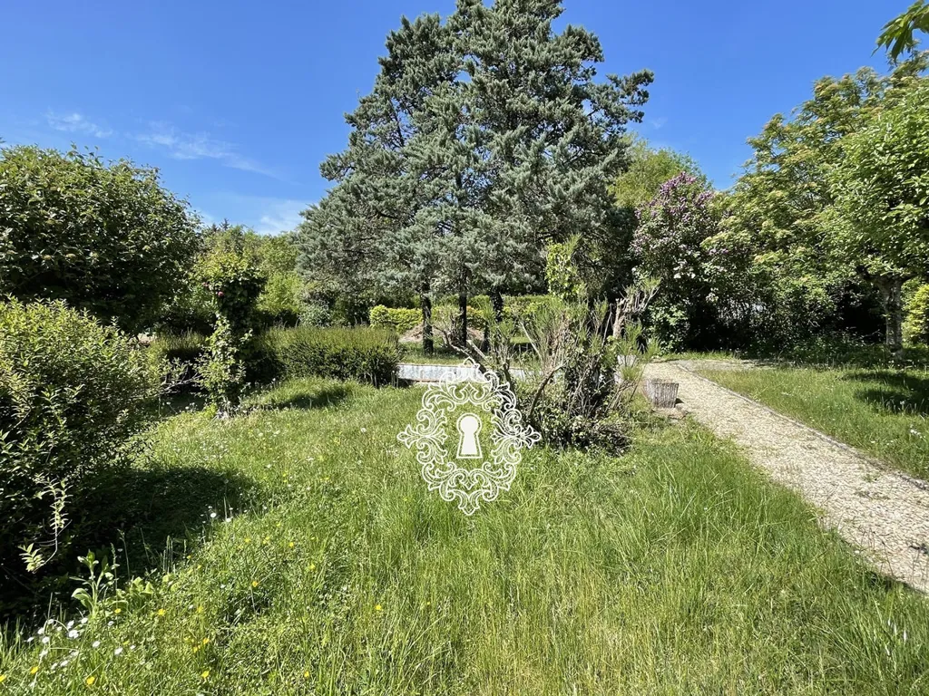 Aed - House with Garden and Pool in Donnemarie