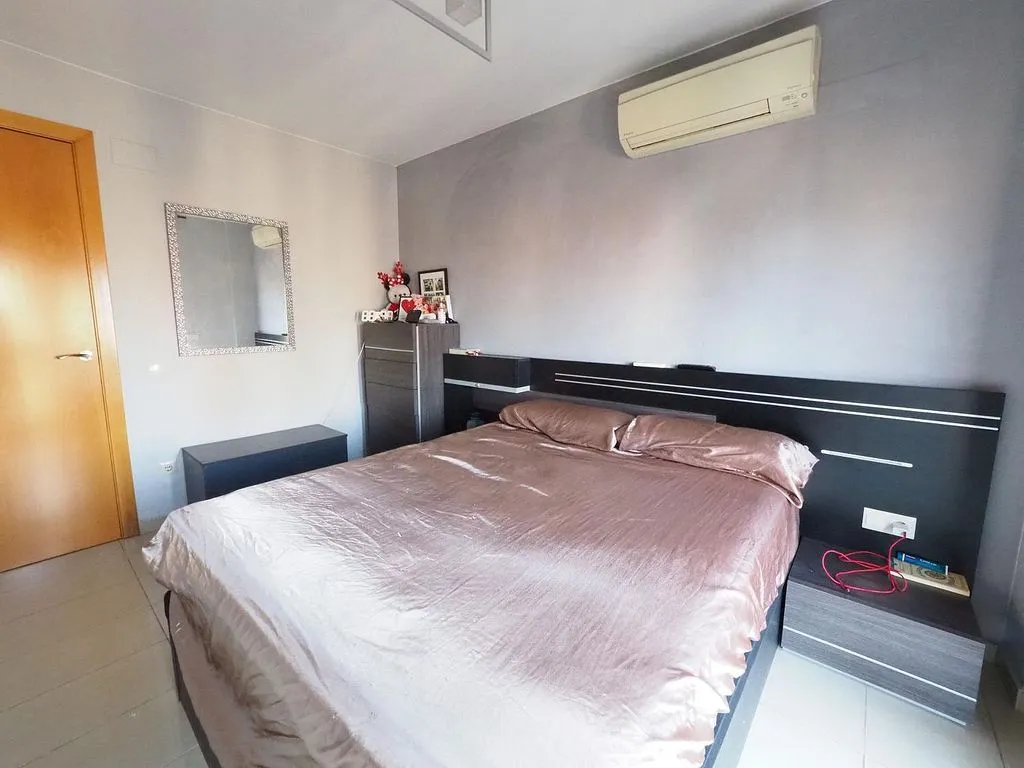 Bedrooms - Duplex with Balcony in Ca n'Oriol