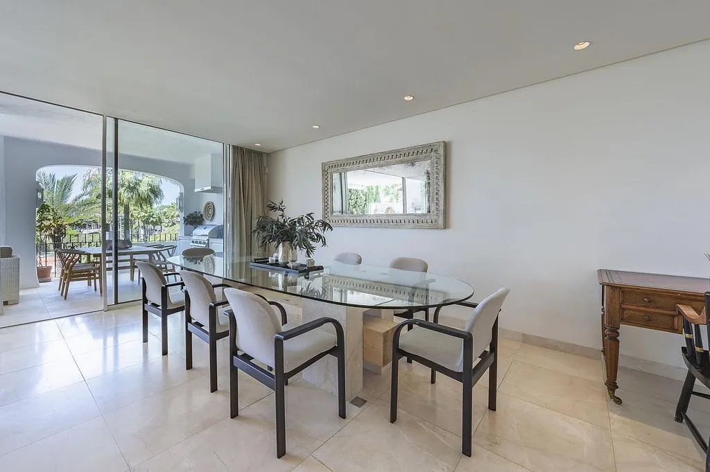 Söögituba - Duplex with Pool in Marbella's Golden Mile