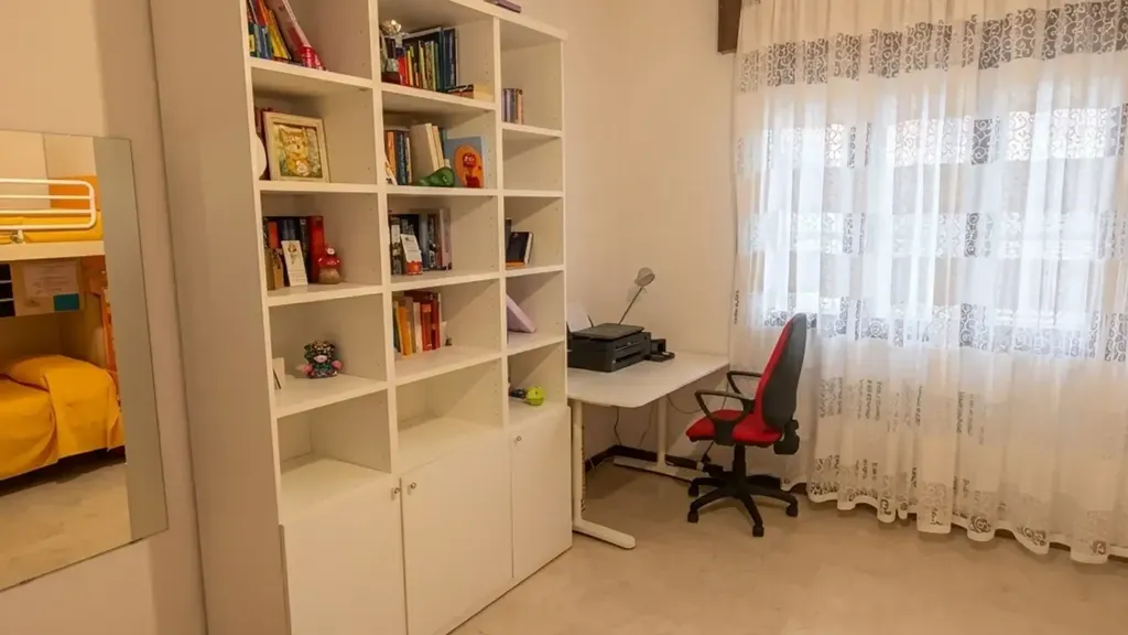 Magamistoad - Spacious Apartment with Terraces in Adria