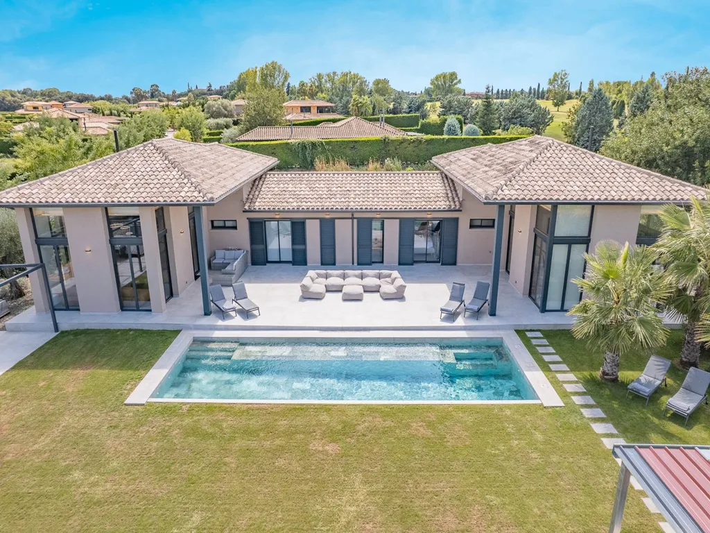 Õhuvaade - Dual Villa with Pool in Torremirona Golf