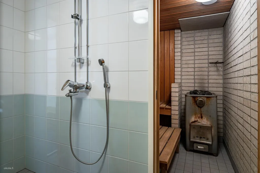 Salles de bain - Architectural Apartment with Sauna in Turku