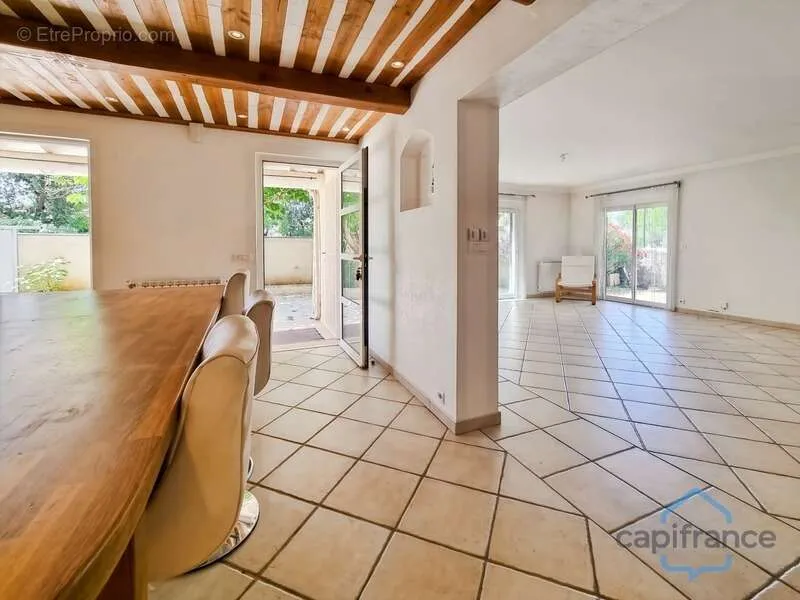 Sala da pranzo - Villa with Pool-Ready Garden near Castries