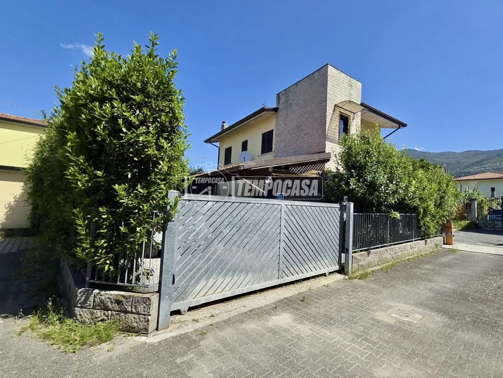 Välivaade - Rustic Villa with Garden in Castagnola, Massa
