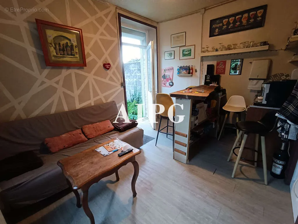 Maison 10 pièces à Rostrenen
