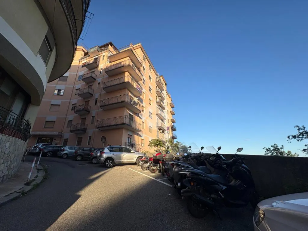 Välivaade - Apartment with Balcony in Catanzaro