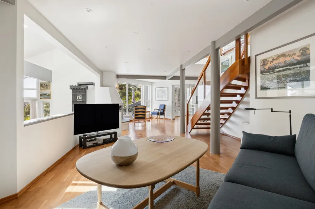 Séjour - Architectural Detached House with Private Pier in Groos