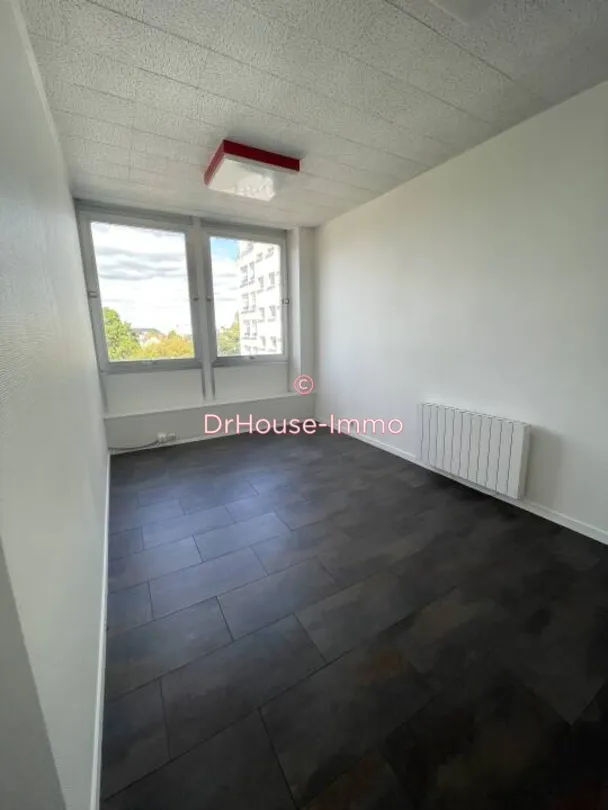 Toad - 10-Unit Building with Parking in Bourges Centre