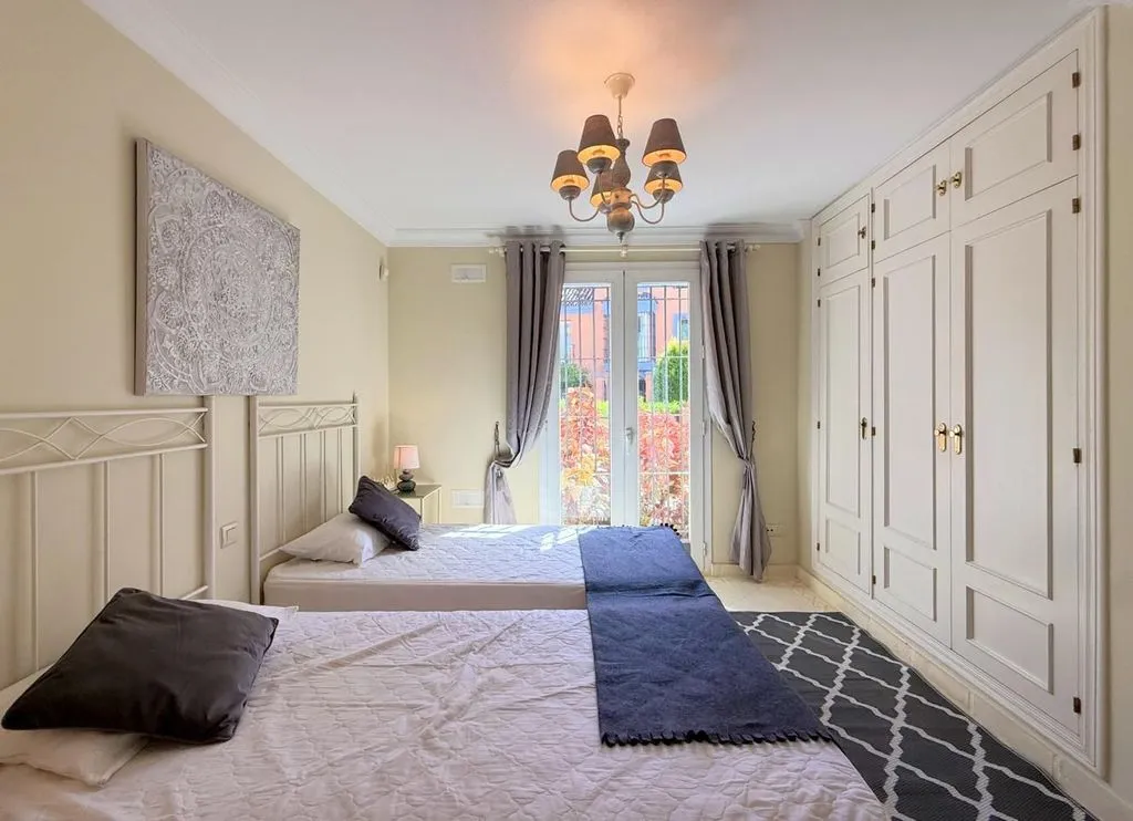Magamistoad - Beachfront Flat with Private Garden in Casares