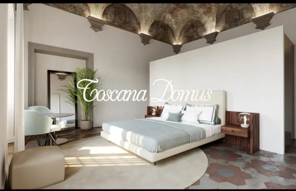 Luxury Apartment with Private Garden in Florence