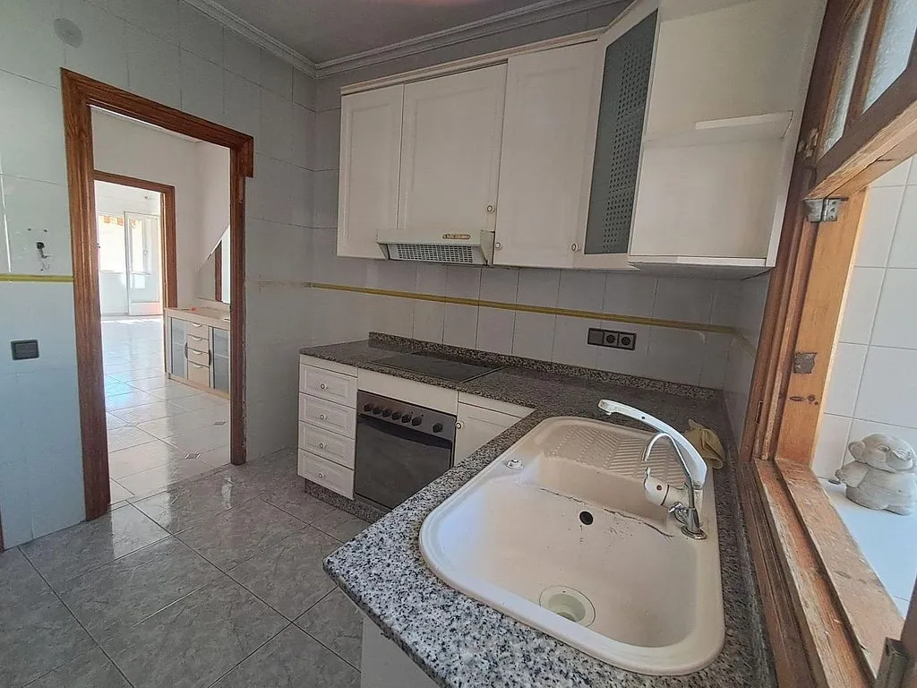 Cuisine - 3-Bedroom Flat with Terrace in Puente Tocinos