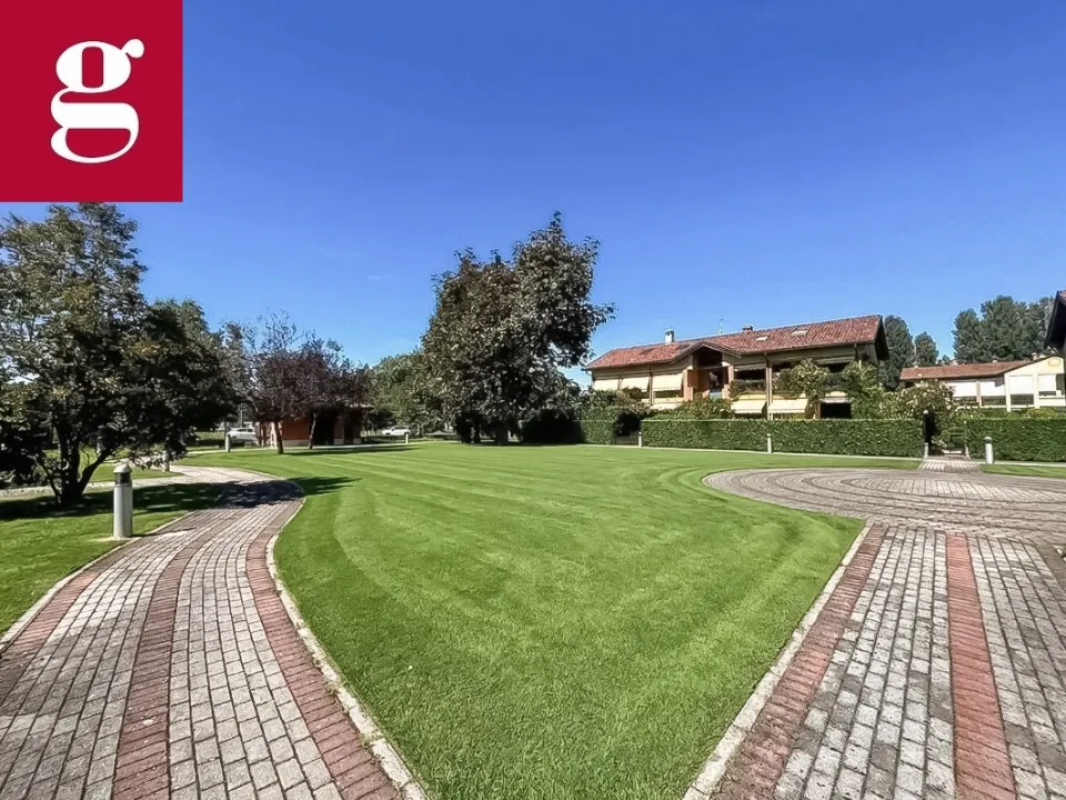 Giardino - Villa with Balcony in Cusago