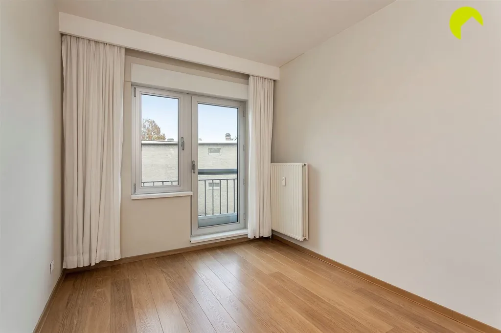 Rooms - 2-Bed Apartment with Terrace in Central Mortsel