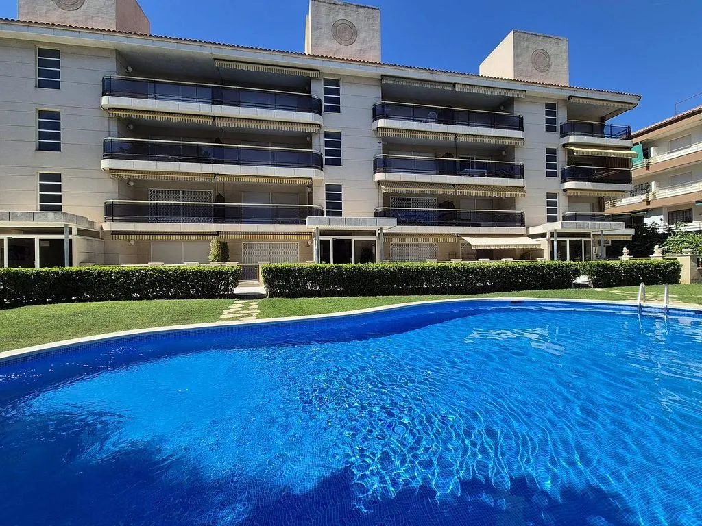Piscine - Apartment with Pool and Terrace in Coma-Ruga