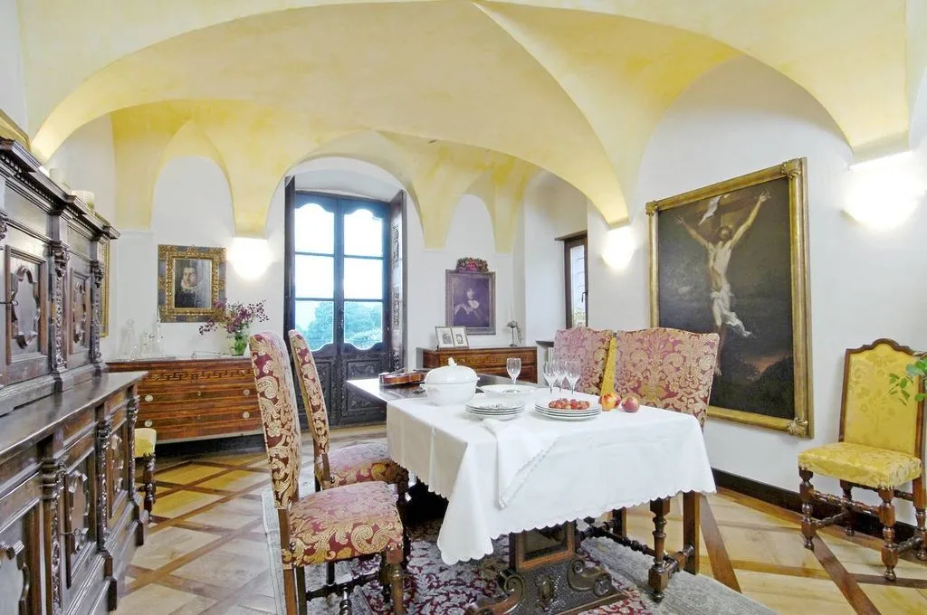 Salle à manger - 18th Century Villa with Park in Trontano