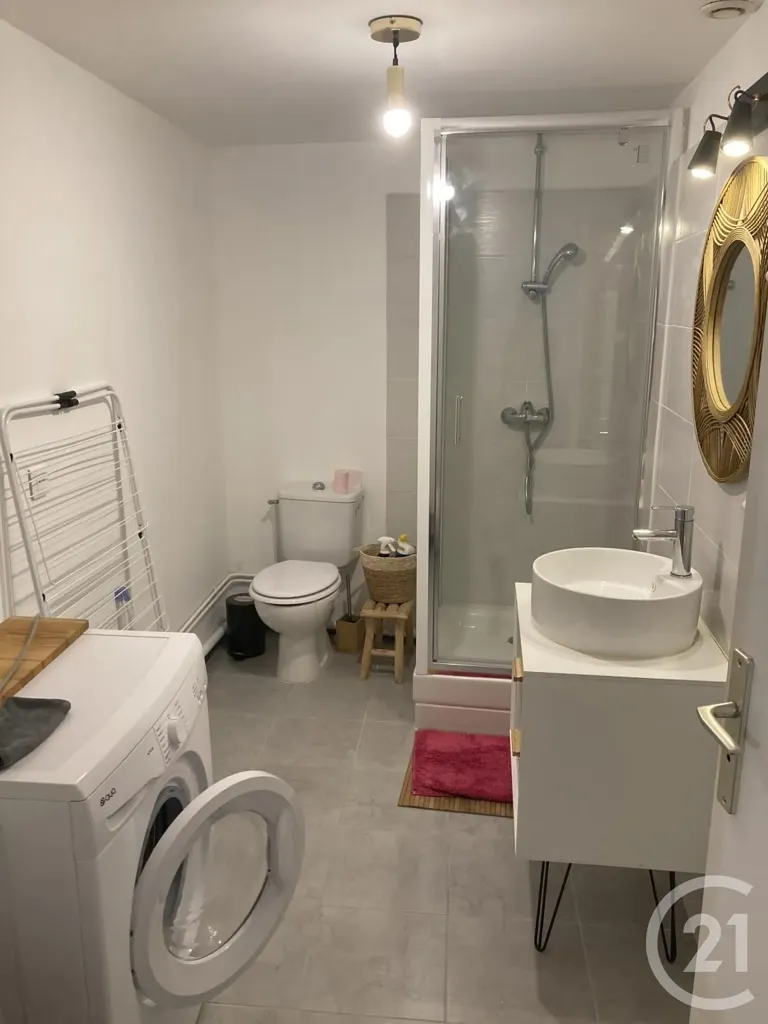 Salles de bain - Appartement Meublé avec Jardin à Carcassonne