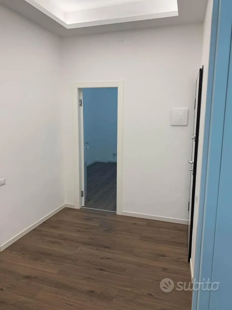 Pièces - Rusticated Apartment with Balcony in Viale Vittorio Veneto