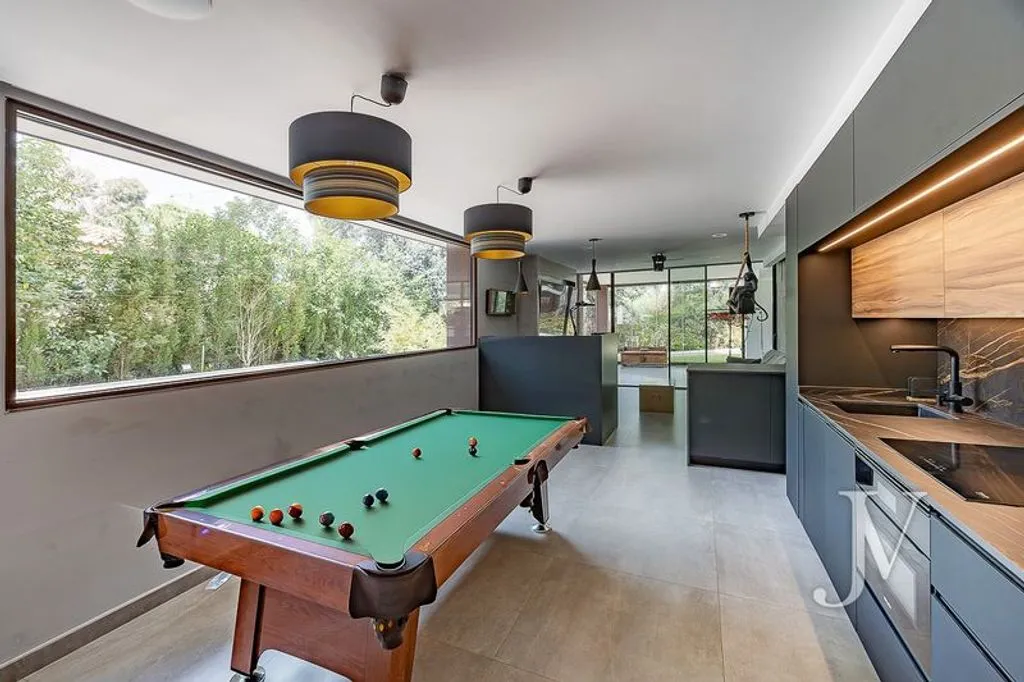 Toad - Luxury Villa with Pool in Montealina, Madrid