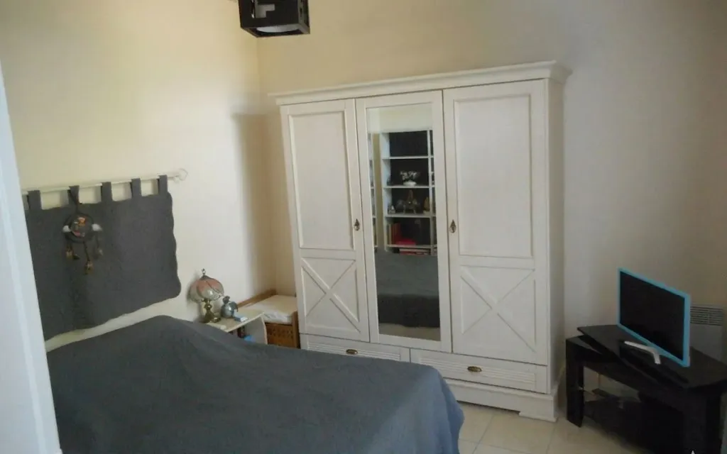 Chambres - Appartement T3 avec Cour à Ocquerre