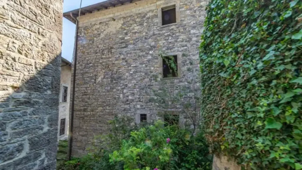 Aed - Rustic Stone Cottage in Corna Imagna