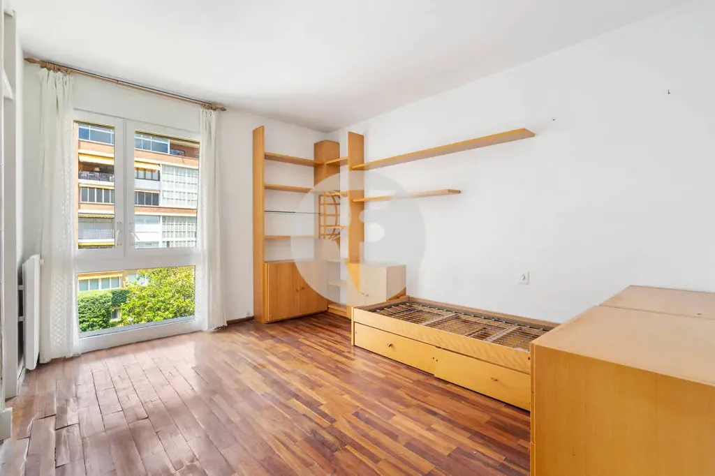 Bedrooms - Spacious Flat with Terrace in Exclusive Barcelona