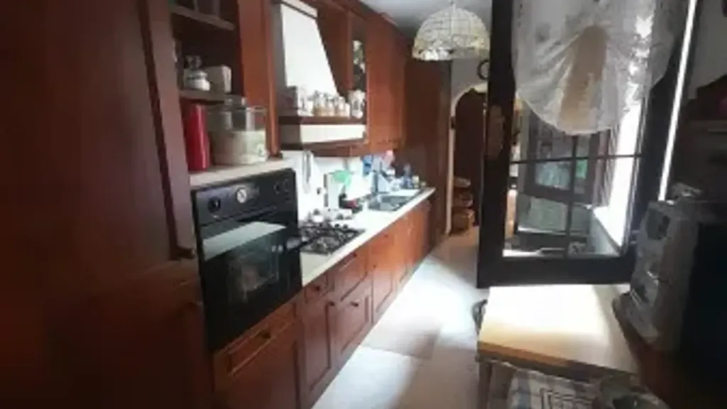 Cuisine - Trilocale with Balcony in Piacenza