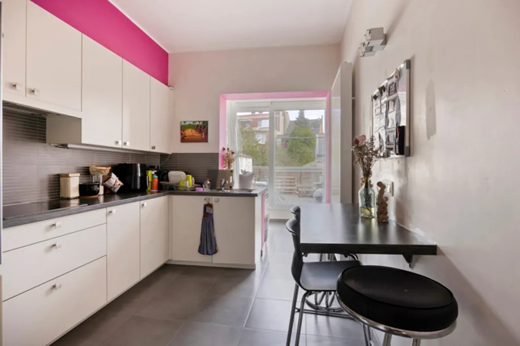 Cuisine - Appartement de rez-de-chaussée avec grande terrasse à Zellik