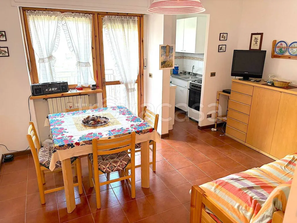 Söögituba - Three-bedroom Apartment with Balcony in Oulx
