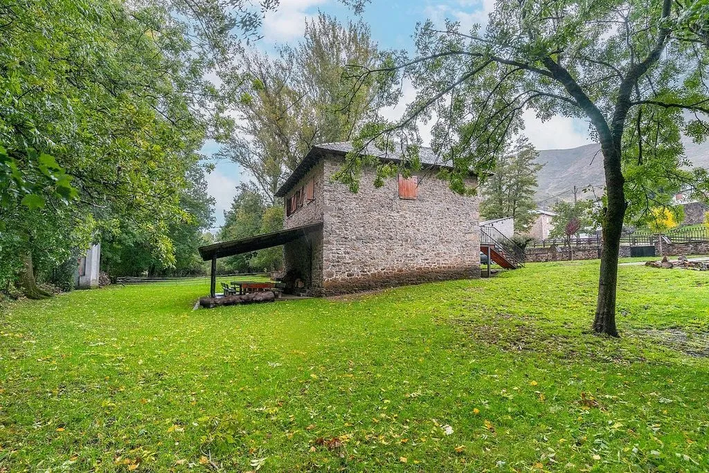 Aed - Converted Watermill with Garden in Babia Valley