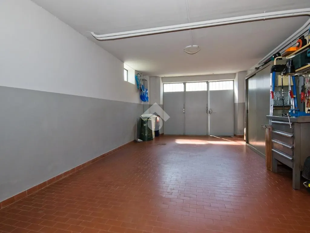 Garage - Villa with Panoramic Terraces in Pecetto Torinese