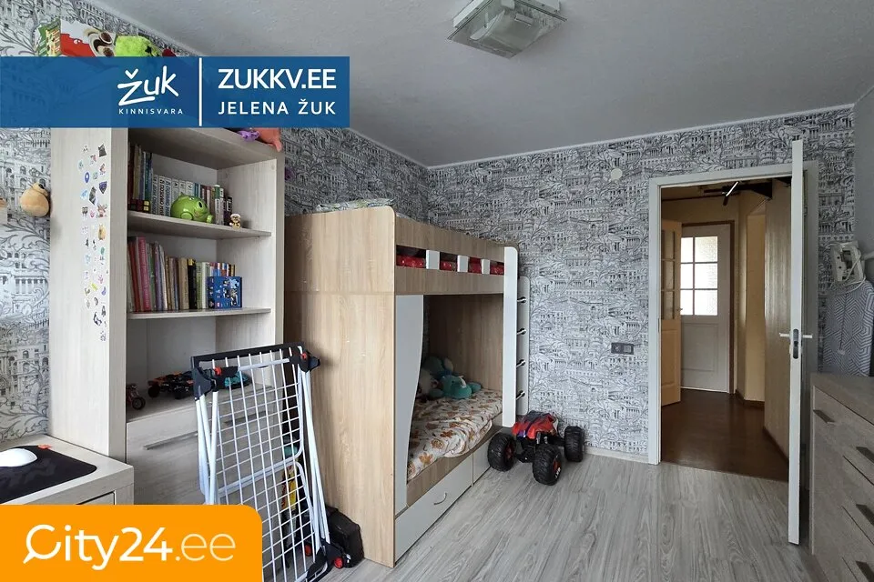 Magamistoad - 3-Bedroom Flat with Balcony in Narva
