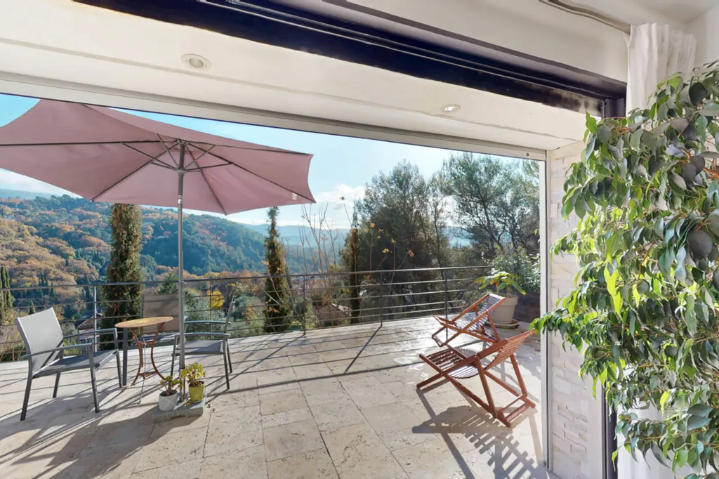 Villa avec Piscine et Vue Panoramique à Contes