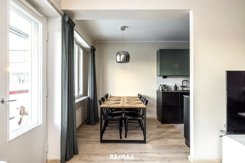 Salle à manger - Modernised Flat with South-Facing Balcony in Etelä-Haaga