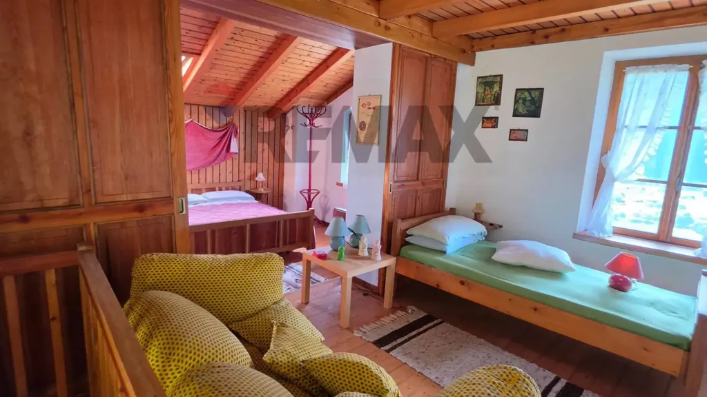 Bedrooms - Trilocale with Garden in Darzo