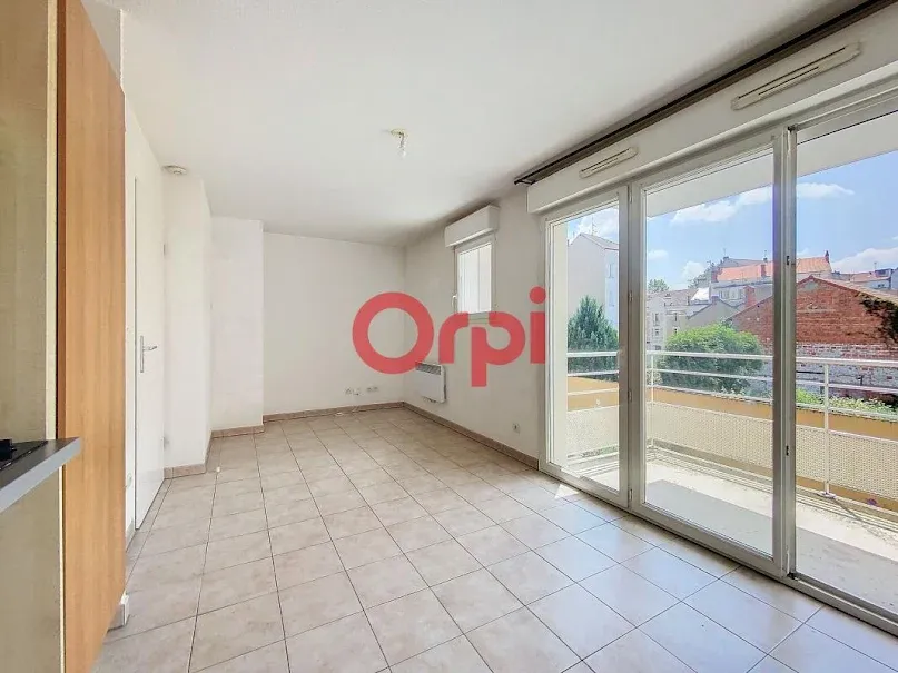 Cucina - Modern Flat with Balcony in Vichy
