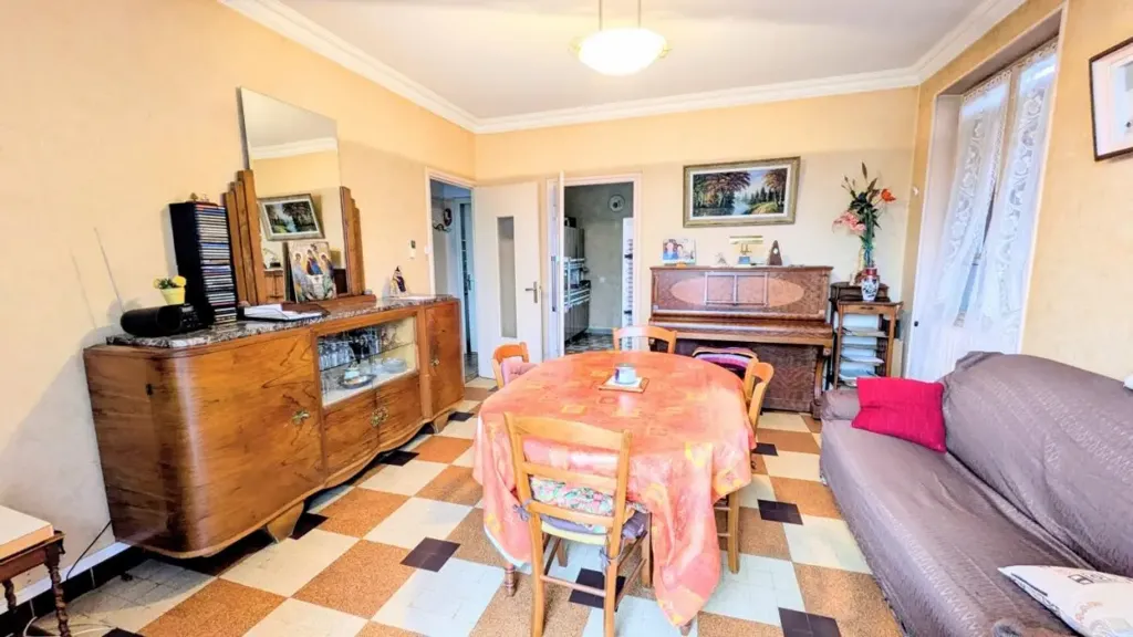 Salle à manger - Maison 6 pièces à Lyon 5ème