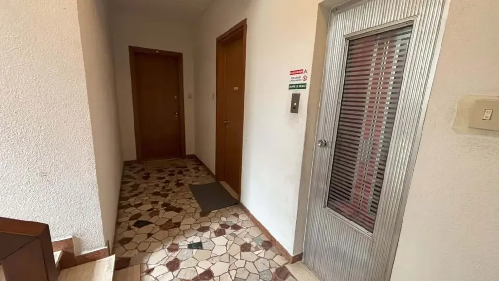 Entrée - Modern Studio with Terrace in Trieste