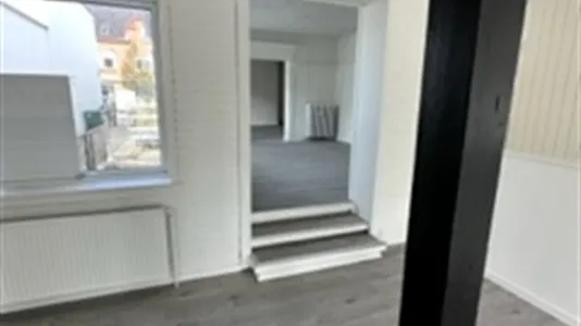 Toad - Office Space with Parking in Grindsted