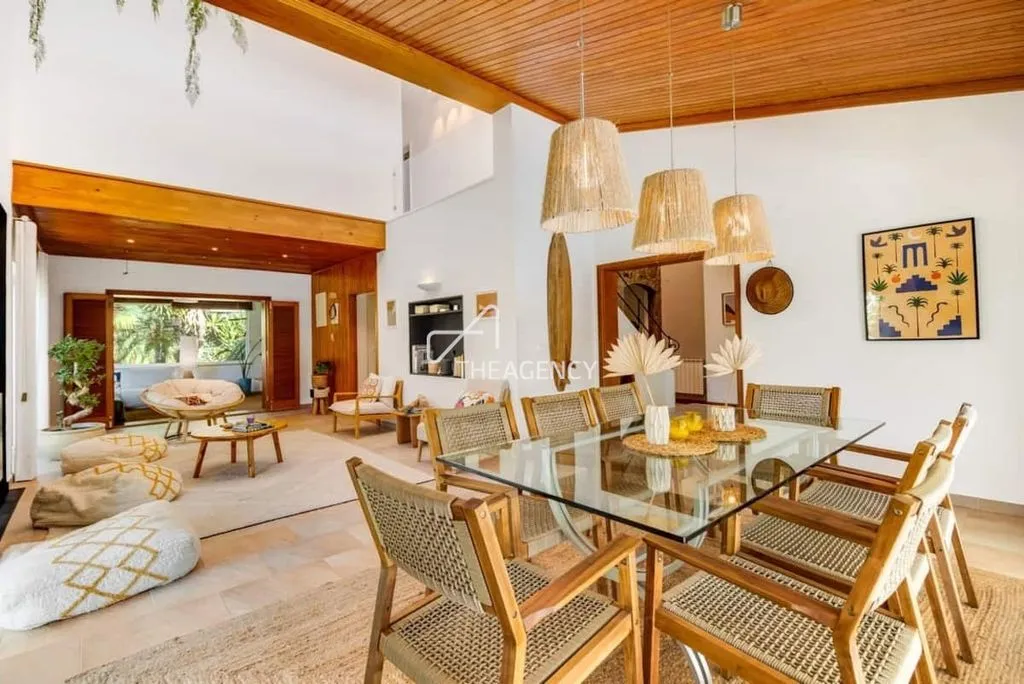 Dining Room - Luxury Villa with Pool in Charneca de Caparica