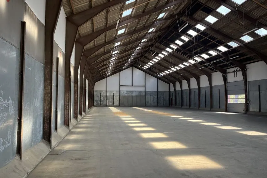 Pièces - Isolated Warehouse with Loading Ramp near Copenhagen
