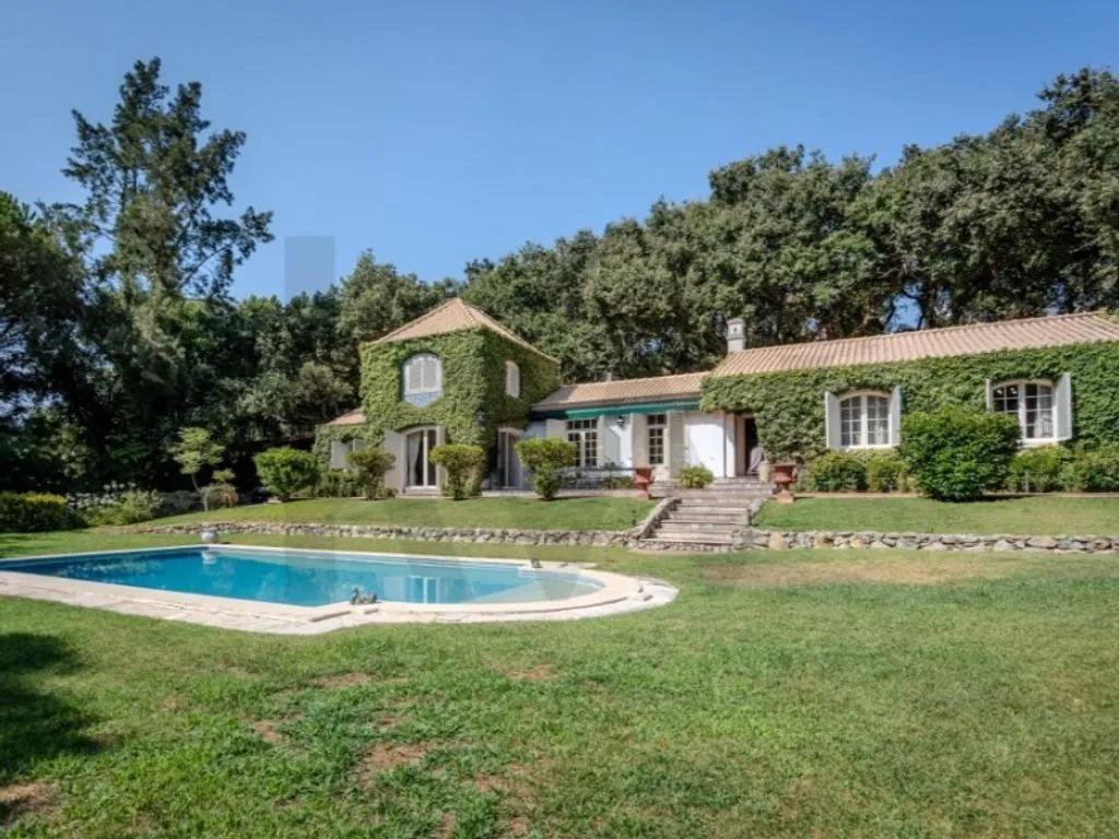 Bassein - Luxury English-Style House in Mafra