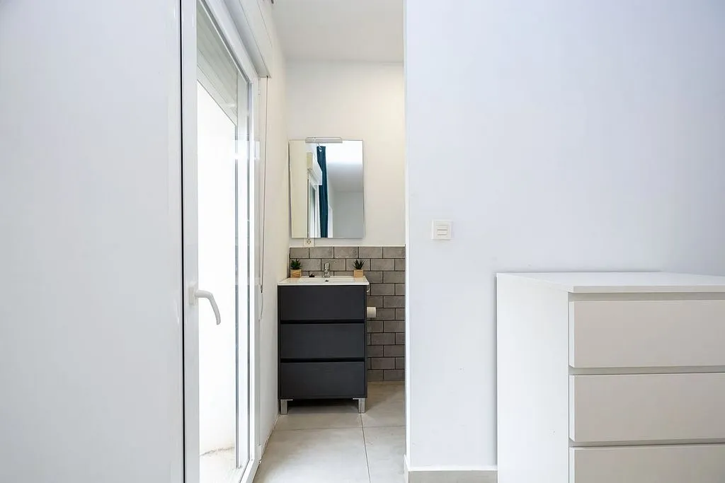 Vannitoad - Ample Duplex with West View in Huetor Vega