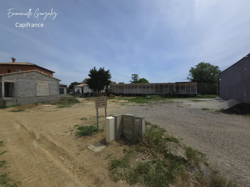 Aed - Buildable Plot with Permit in Fouzilhon