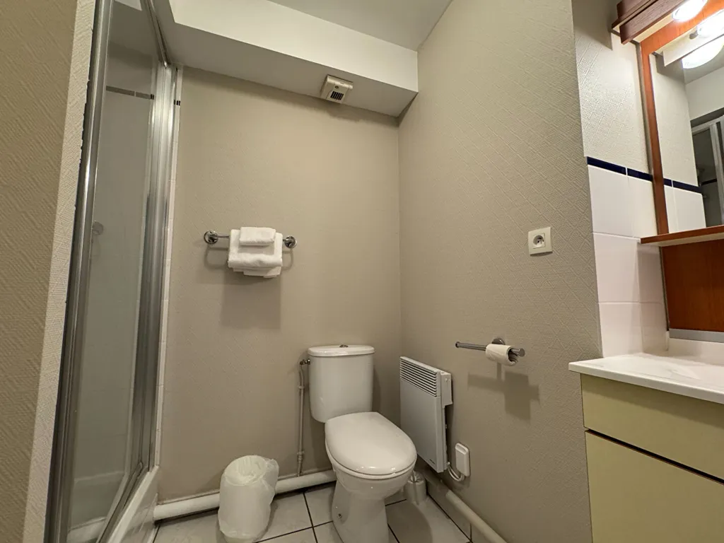 Bagni - Studio Apartment with Lift in Nantes Centre