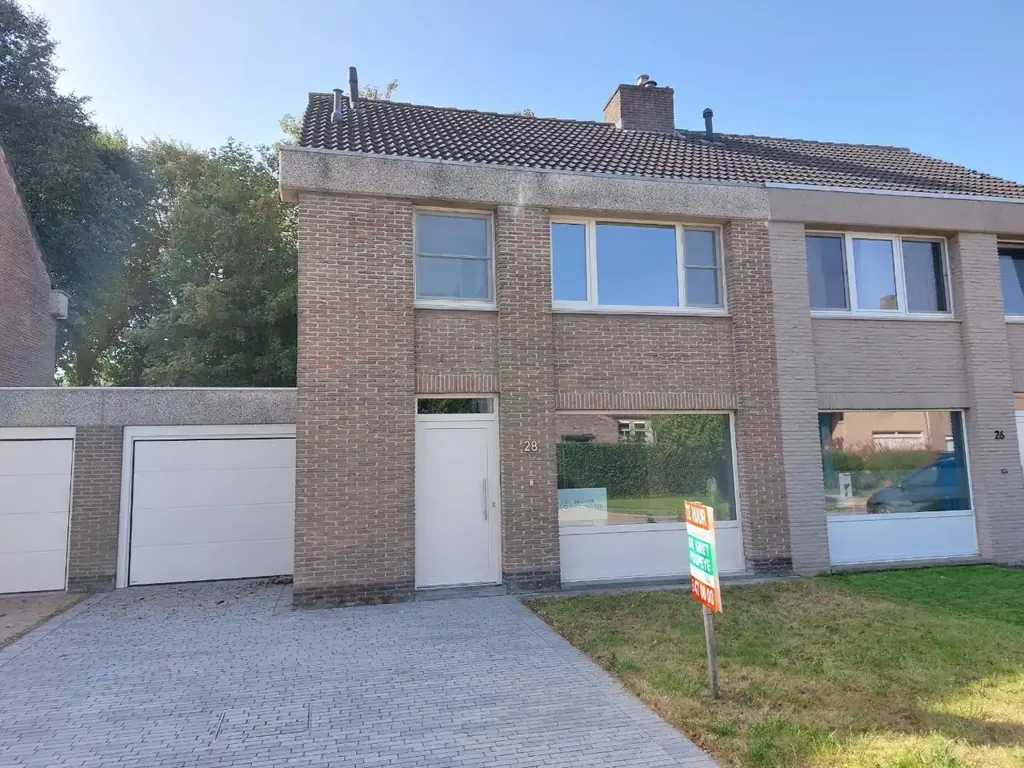Extérieur - Maison Rénovée avec Jardin à Bruges