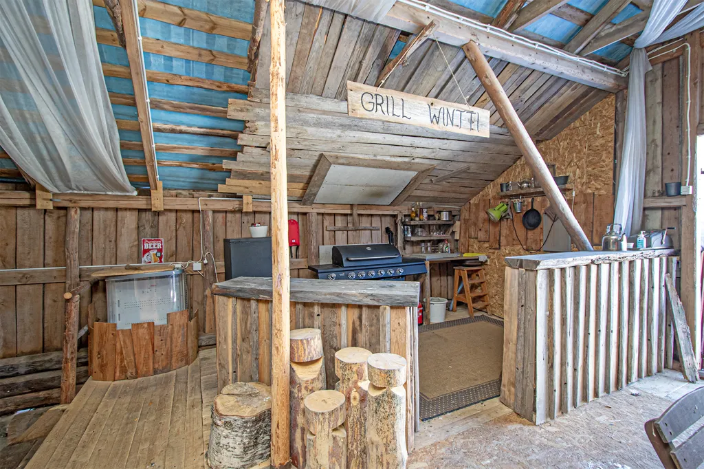 Pièces - Rustic Timber House with Farmyard in Lastukoski