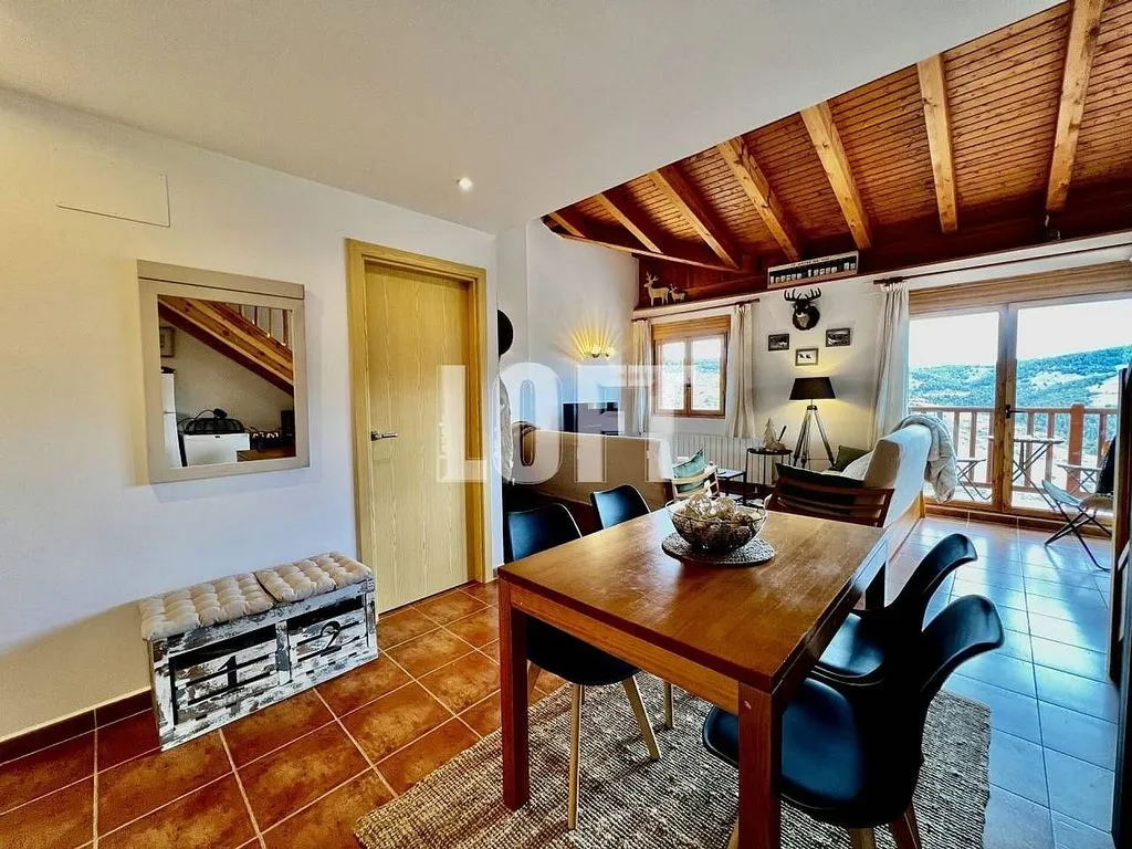 Salle à manger - Duplex Apartment with Pool in Alp