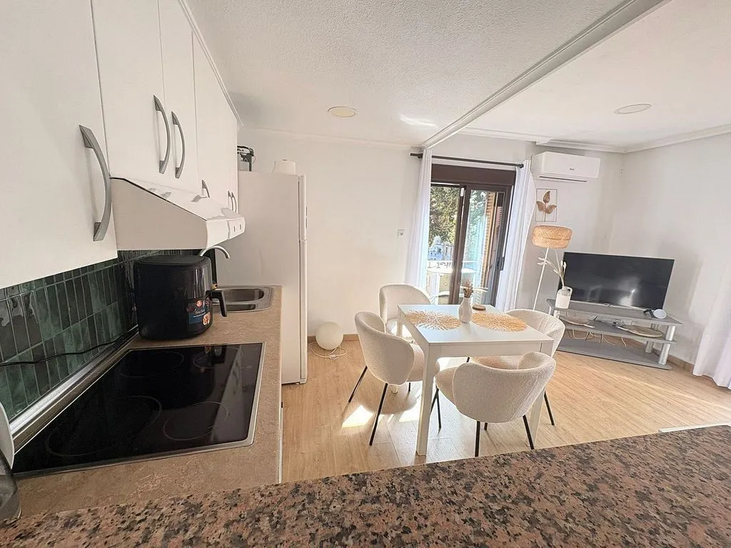 Cucina - Modernised Flat with Balcony in Historic Centre