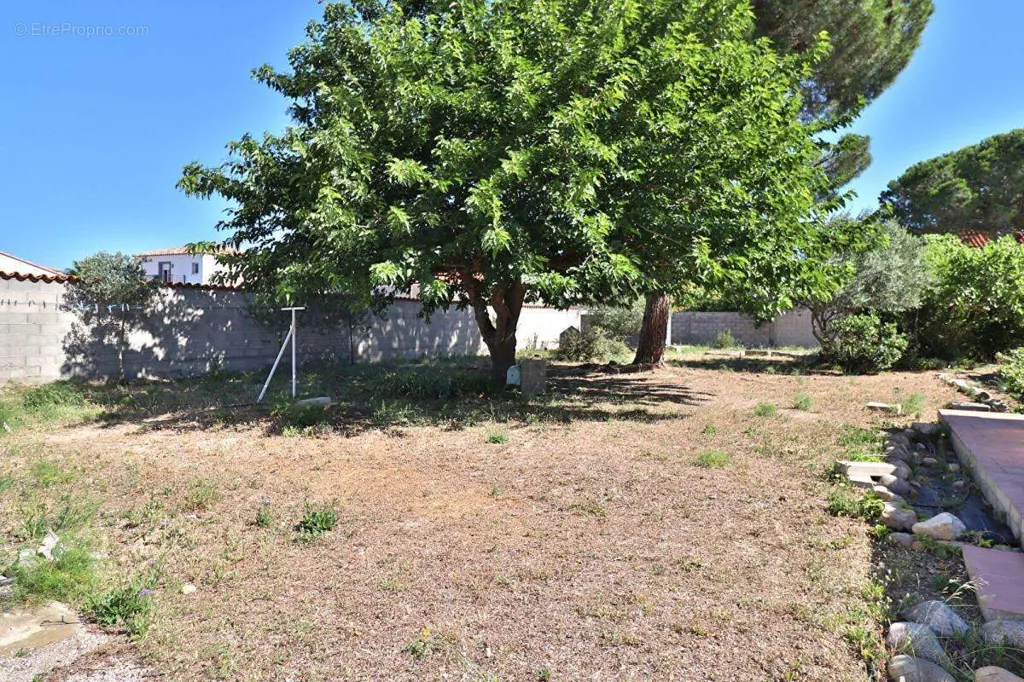 Aed - Villa with Pool and Dependence in Pia
